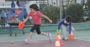 &Mu;ί&nu;&iota; &Tau;έ&nu;&iota;&sigmaf; (4-7 &epsilon;&tau;ώ&nu;)