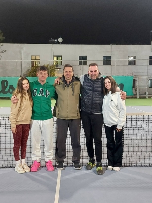 &Omicron; &Omicron;&Alpha;&Gamma; &gamma;&rho;ά&phi;&epsilon;&iota; &iota;&sigma;&tau;&omicron;&rho;ί&alpha; &sigma;&tau;&omicron; &Pi;&alpha;&nu;&epsilon;&lambda;&lambda;ή&nu;&iota;&omicron; &Delta;&iota;&alpha;&sigma;&upsilon;&lambda;&lambda;&omicron;&gamma;&iota;&kappa;ό &Pi;&rho;&omega;&tau;ά&theta;&lambda;&eta;&mu;&alpha;